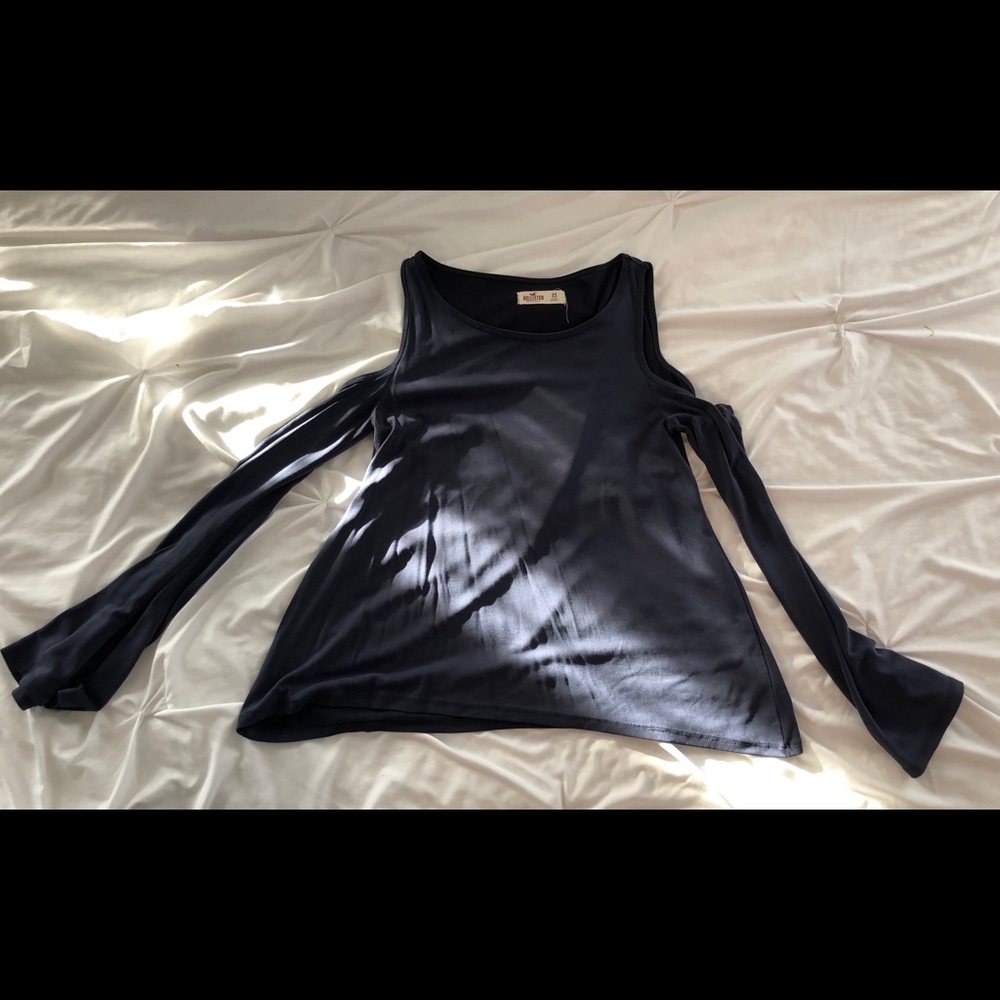 Hollister open-shoulder Blouse